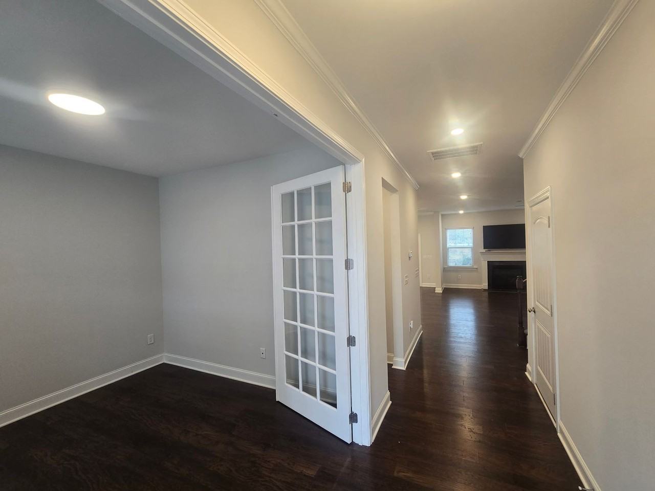 1011 Meadow Pond Dr - Photo 3 of 30