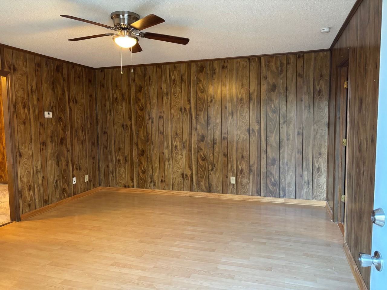 3993 Valley Dr - Photo 4 of 14