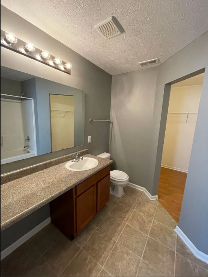 8131 Grove Berry Dr - Photo 3 of 13