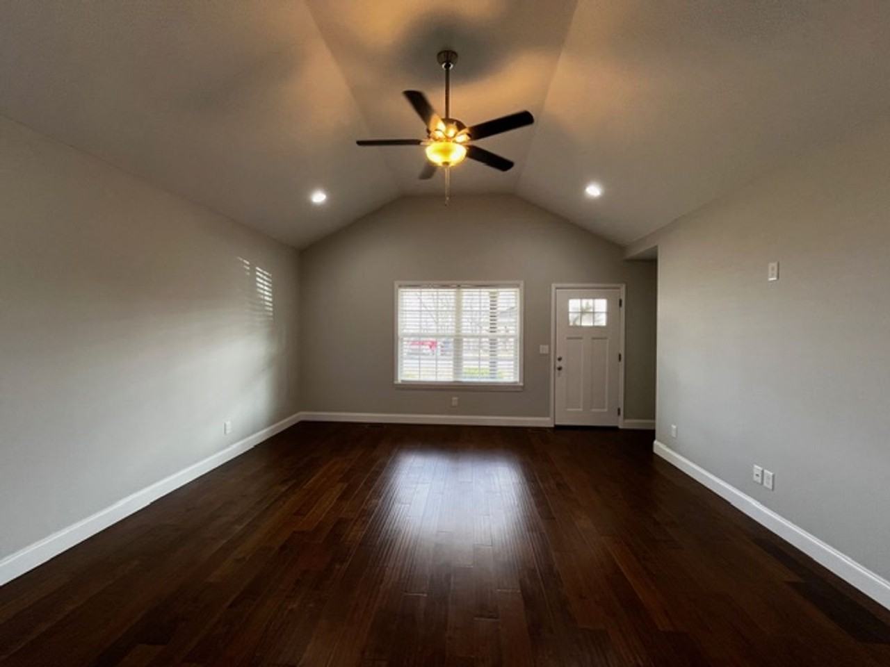 3430 Crawford Dr Se - Photo 3 of 21