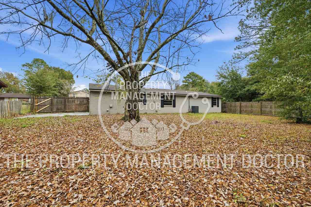 2749 Frontier Ave - Photo 5 of 16