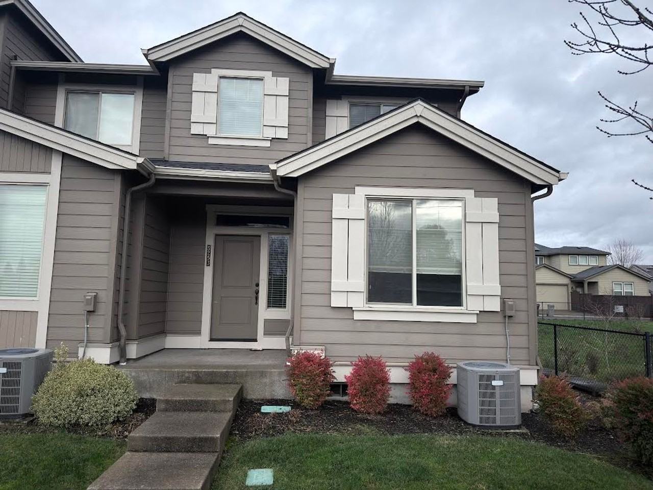 5253 Se Davis Rd - Photo 2 of 27