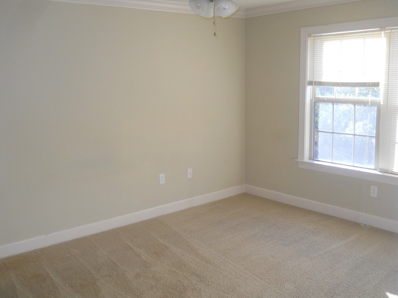 3418 N Barack Obama Blvd Apt R - Photo 6 of 9