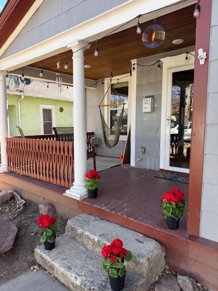 1317 W Pikes Peak Ave #1 - Photo 4 of 30