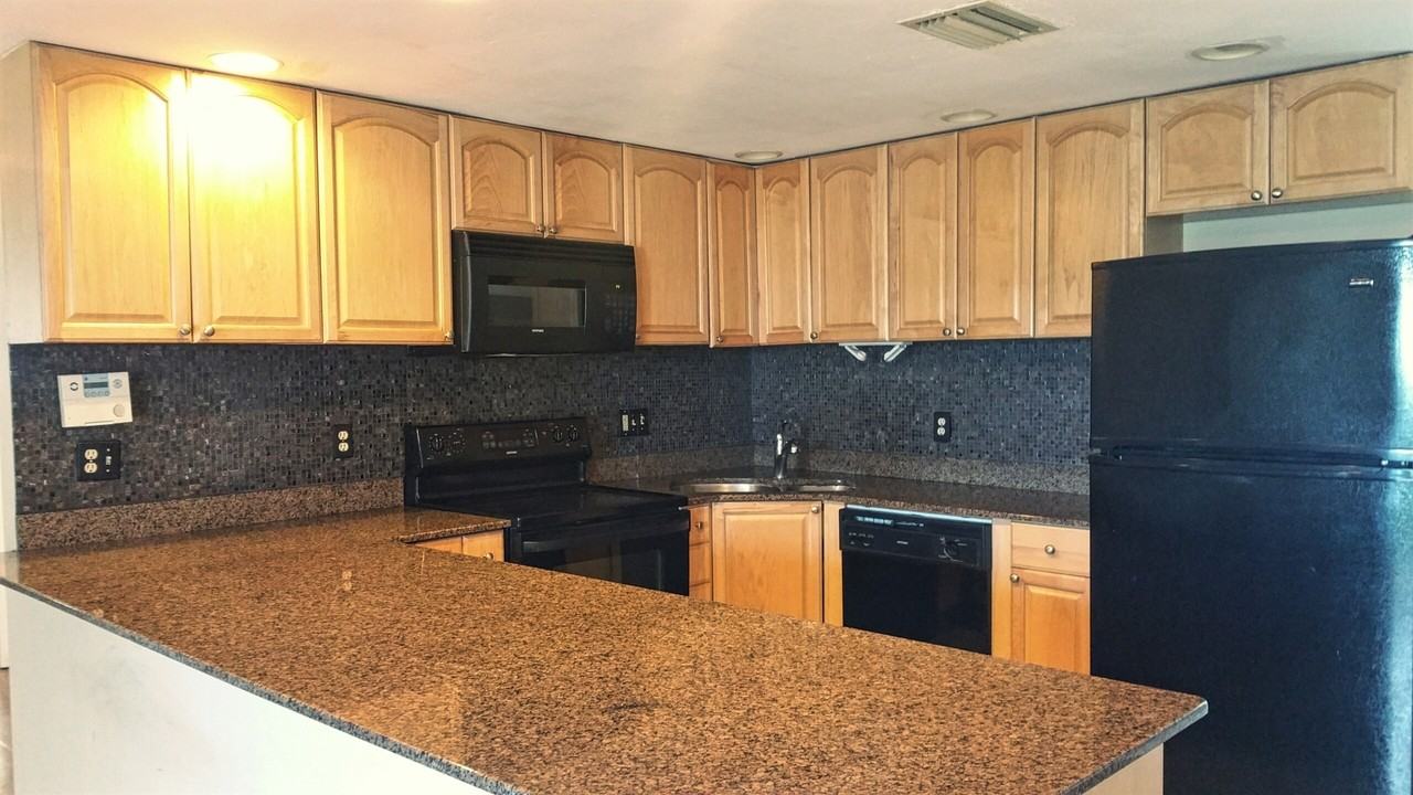 4134 Baden Dr - Photo 5 of 10