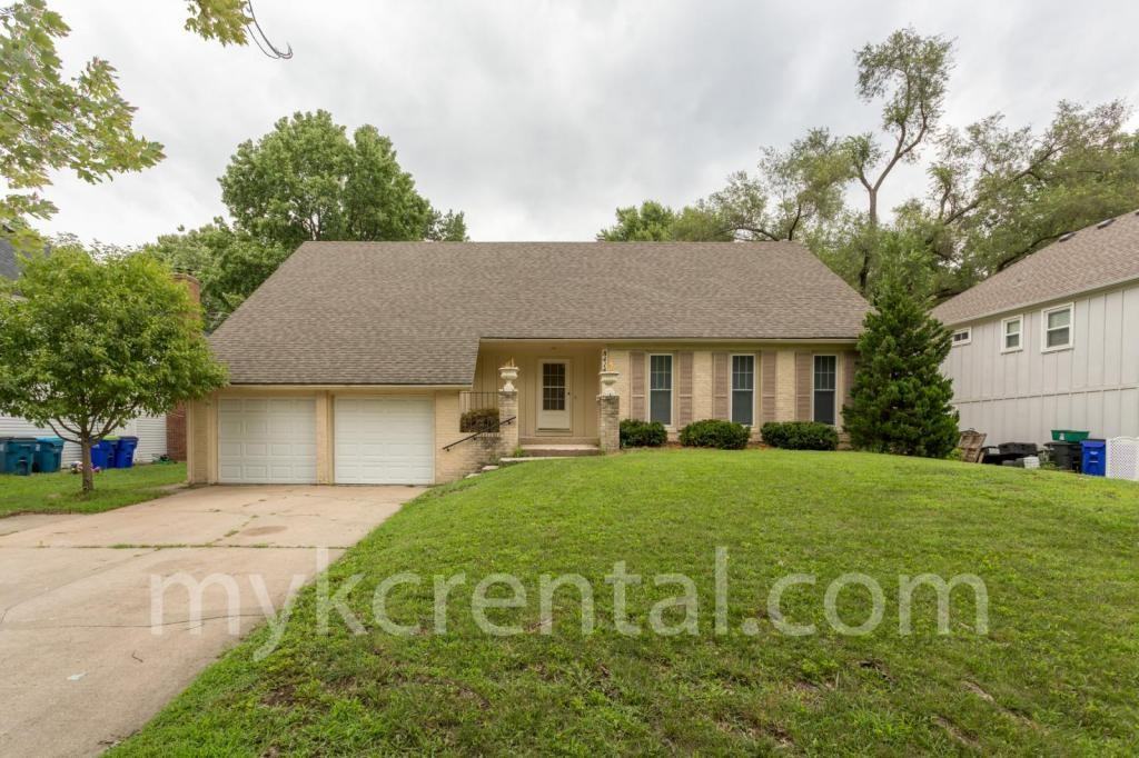 8414 W 98th St - Photo 3 of 28