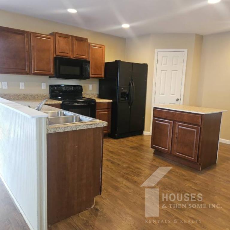 515B Fairview Rd - Photo 3 of 21