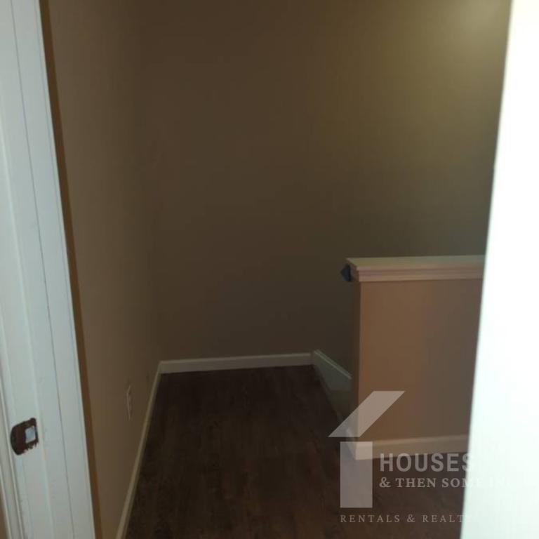 515B Fairview Rd - Photo 7 of 21