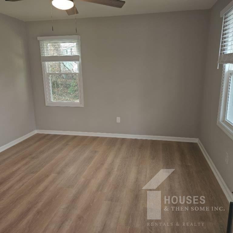 511 Hampton Ave - Photo 3 of 16