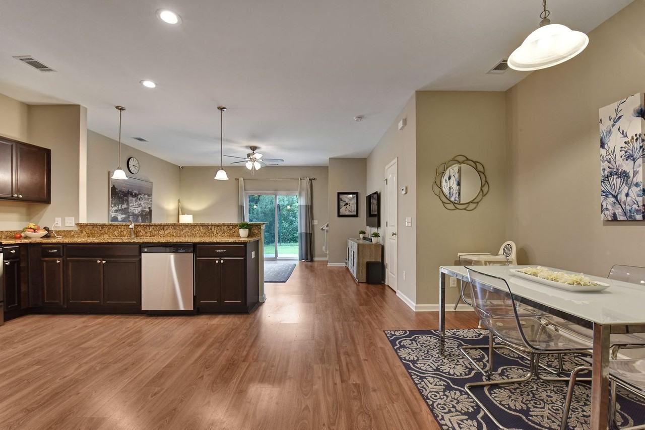 380 Cantle Dr - Photo 4 of 23