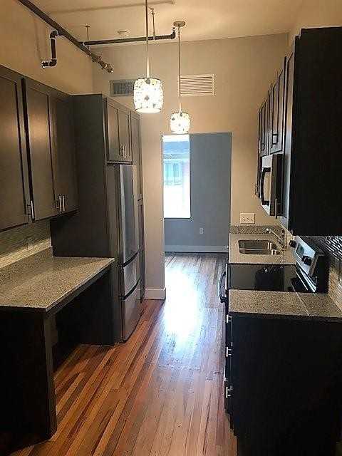 127 N Greene St Apt 302 - Photo 5 of 12