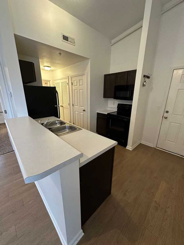 404 404 Jefferson St - 404 Jefferson St. #M - Photo 4 of 6