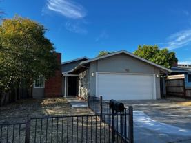 208 Holly St - Photo 1 of 1