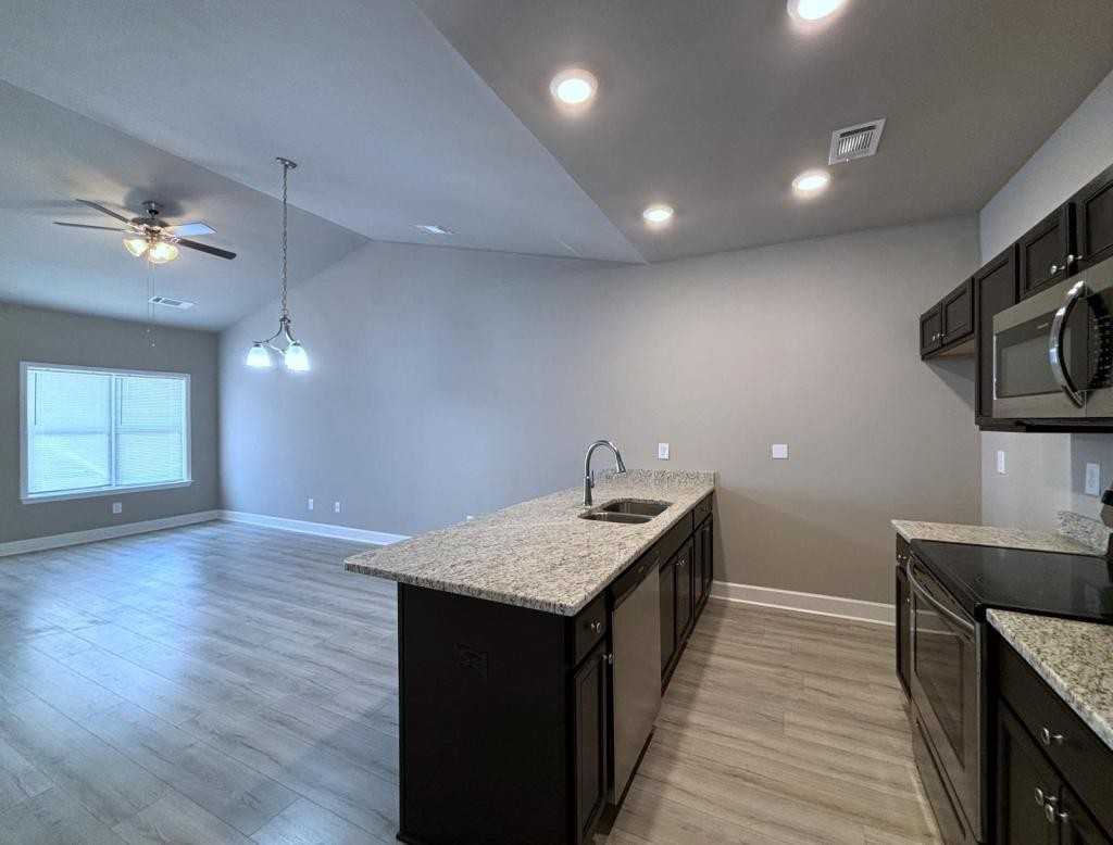 602 Parkview Ct - Photo 6 of 22