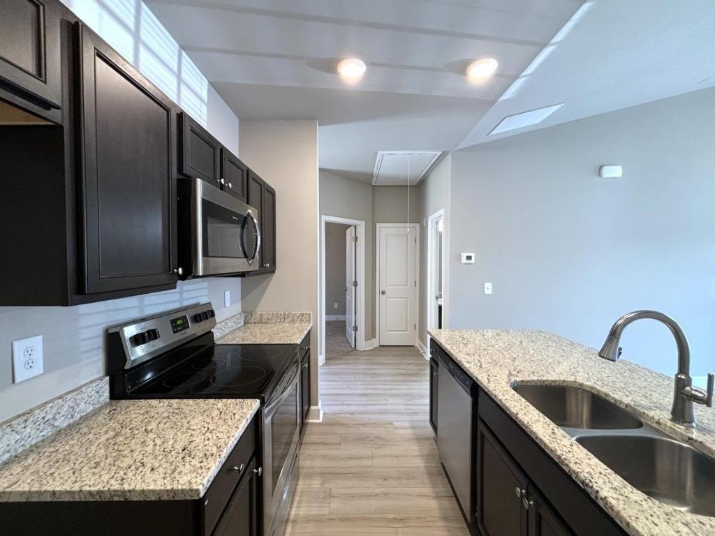 602 Parkview Ct - Photo 7 of 22