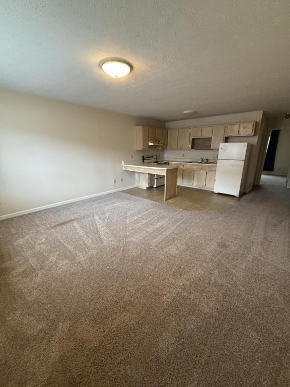 801 E Main St - Photo 3 of 9