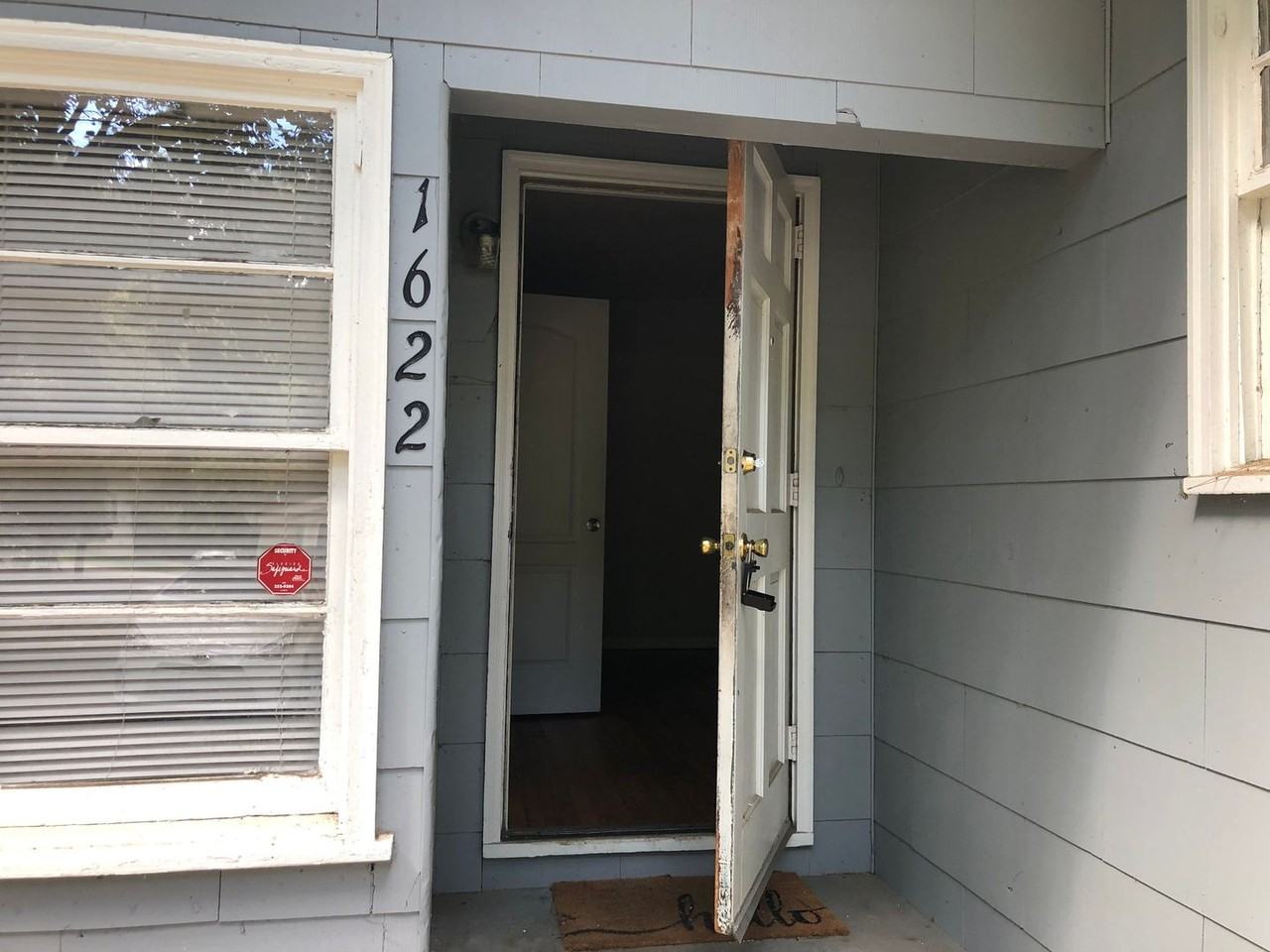 1622 Mayhew St - Photo 2 of 10