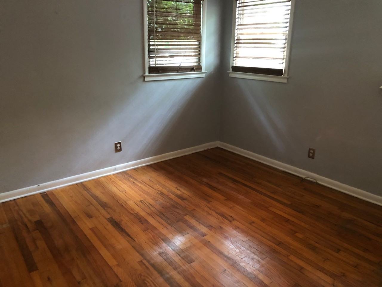 1622 Mayhew St - Photo 3 of 10