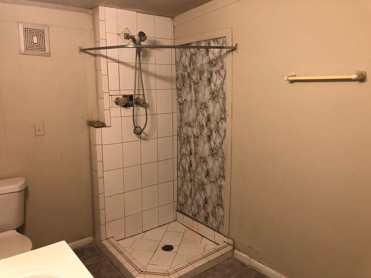 1622 Mayhew St - Photo 5 of 10