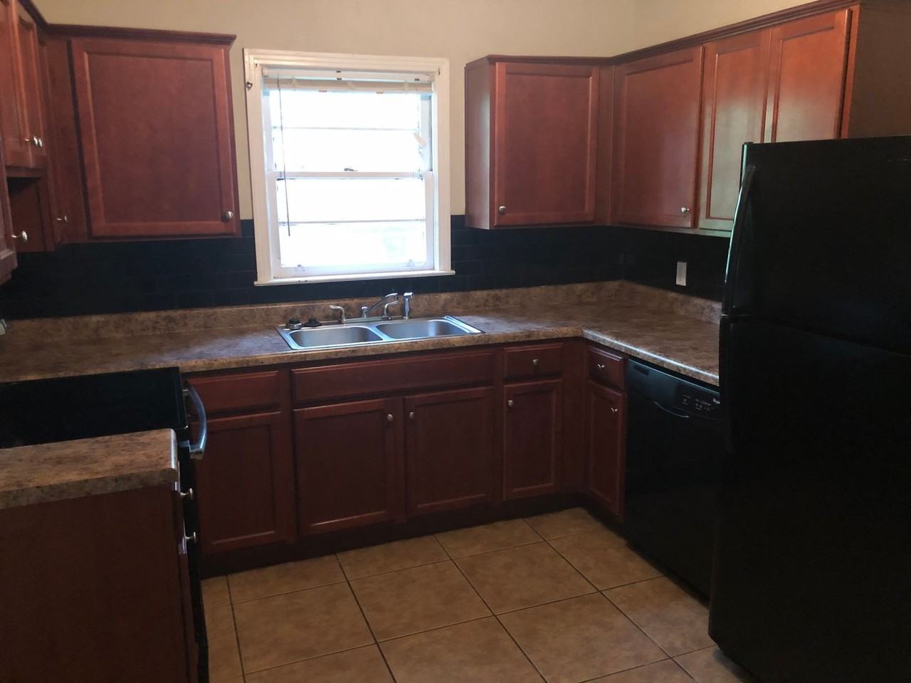 1622 Mayhew St - Photo 7 of 10