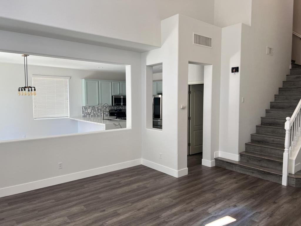 5017 Ivy Creek Ct - Photo 3 of 47