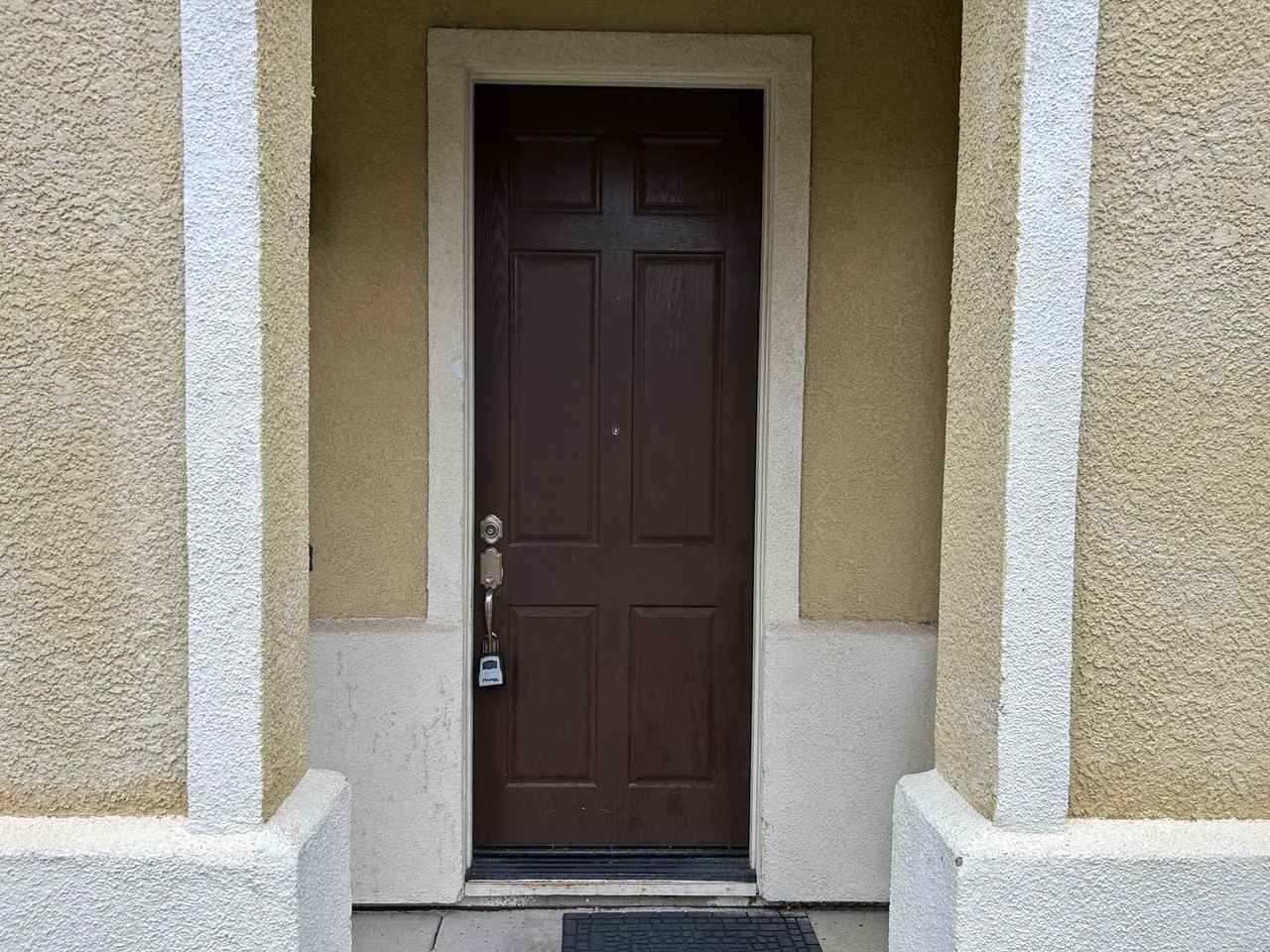 241 Lawrence Ln - Photo 3 of 24