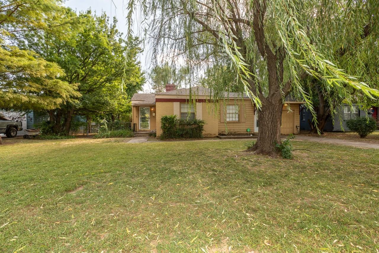 3322 E 23rd St - Photo 2 of 32