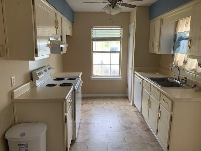 9250 Maplewood Dr - Photo 3 of 10