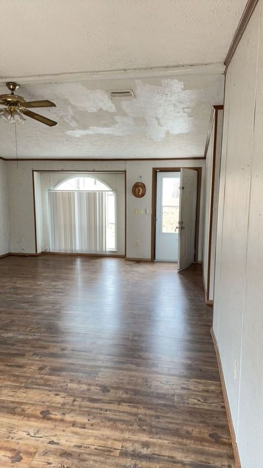 502 Wagon Wheel Rd - Photo 2 of 44