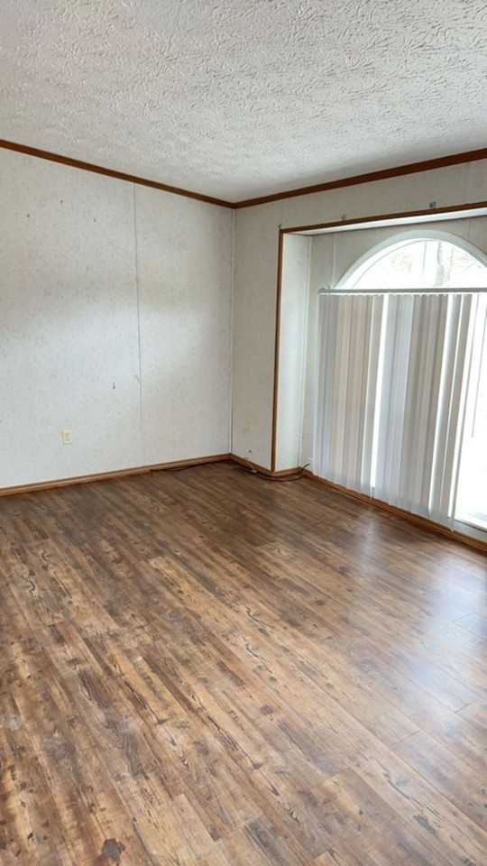 502 Wagon Wheel Rd - Photo 3 of 44