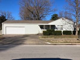 featured image of 1561 S Pickwick Ave