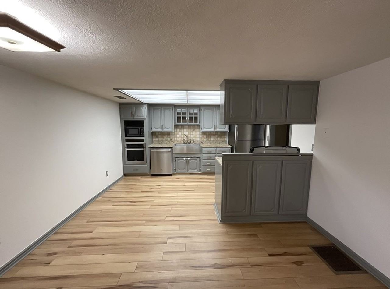 1561 S Pickwick Ave - Photo 4 of 9