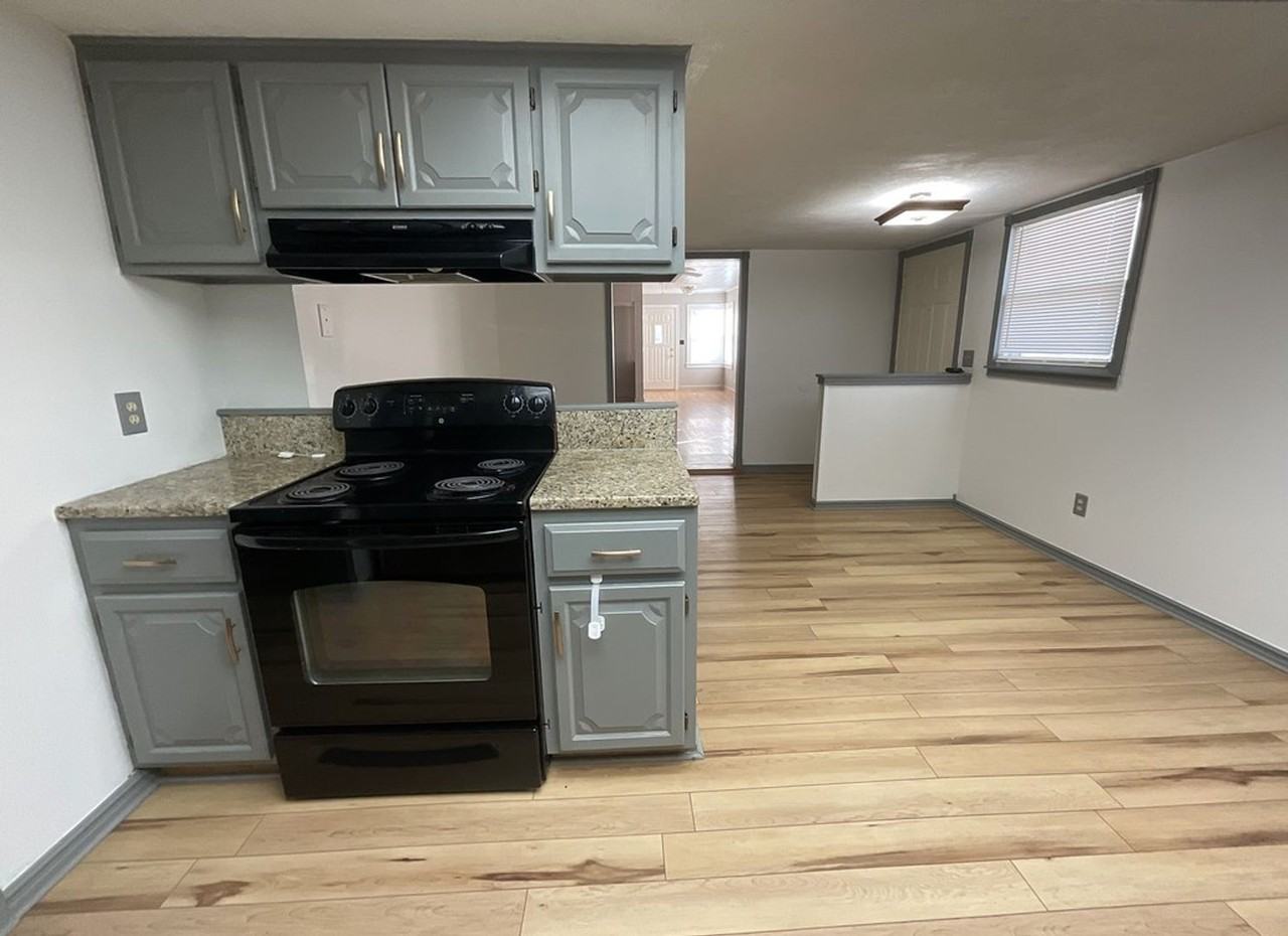 1561 S Pickwick Ave - Photo 5 of 9