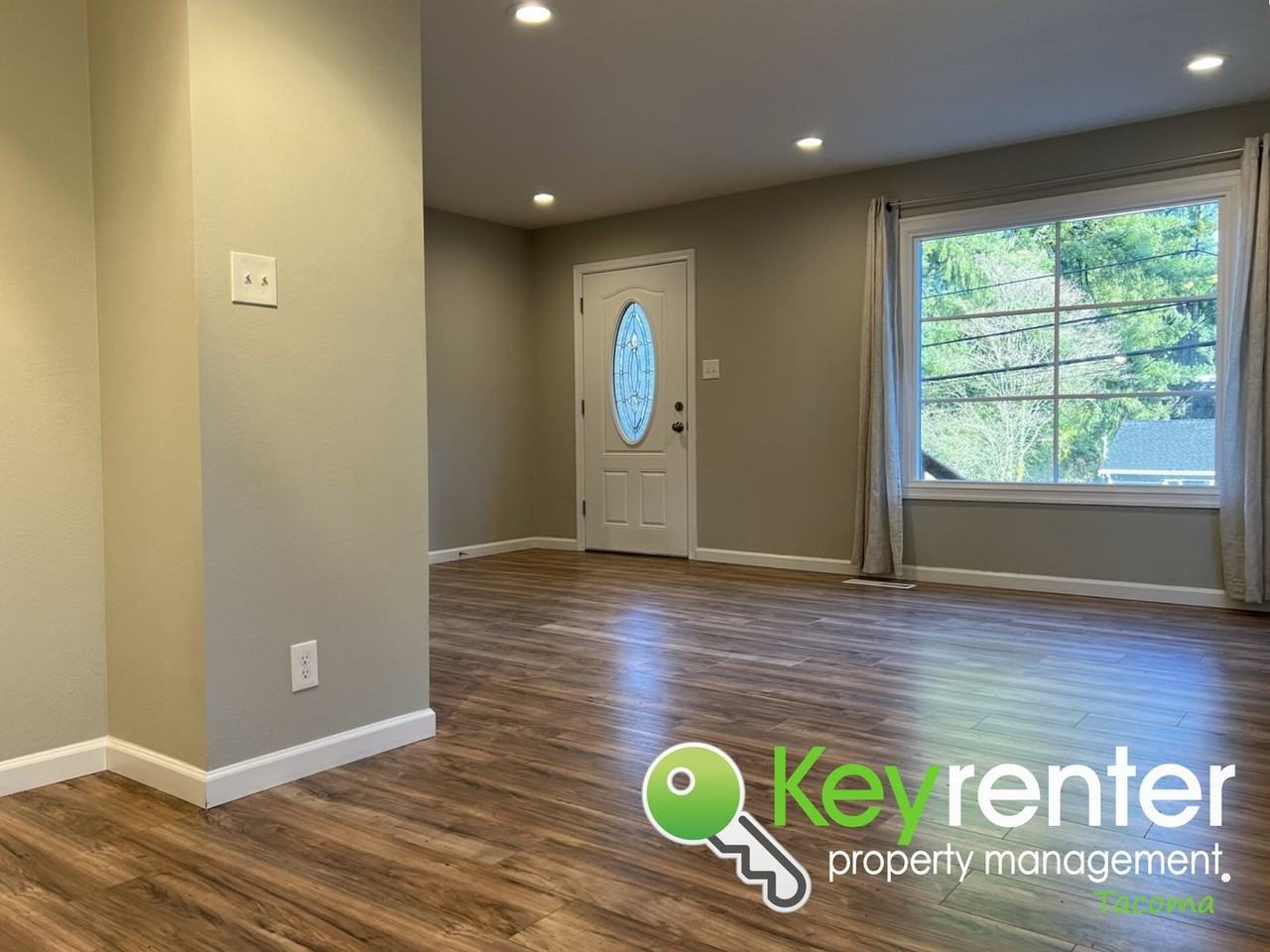 348 Harvard Ave - Photo 4 of 29