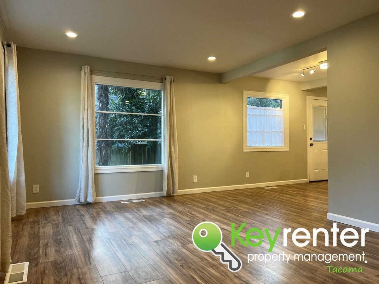 348 Harvard Ave - Photo 6 of 29