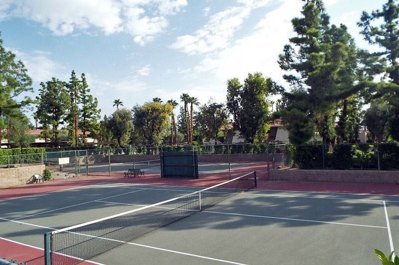 2875 N Los Felices Rd - Photo 2 of 10