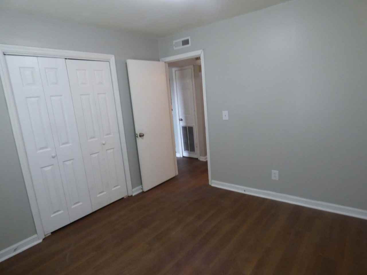 1164 Meadowview Dr - Photo 6 of 8