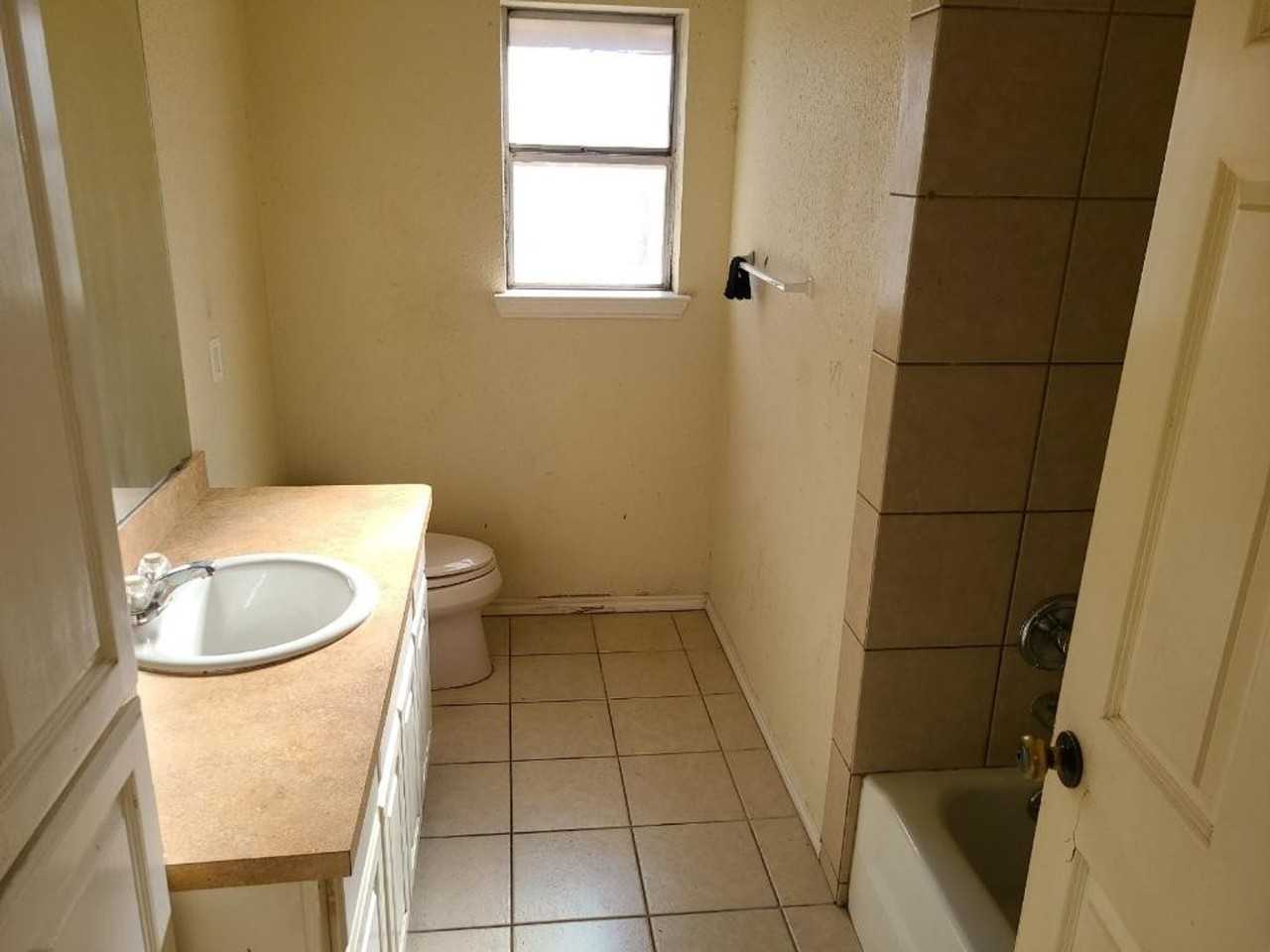 3240 Indio St - Photo 3 of 7