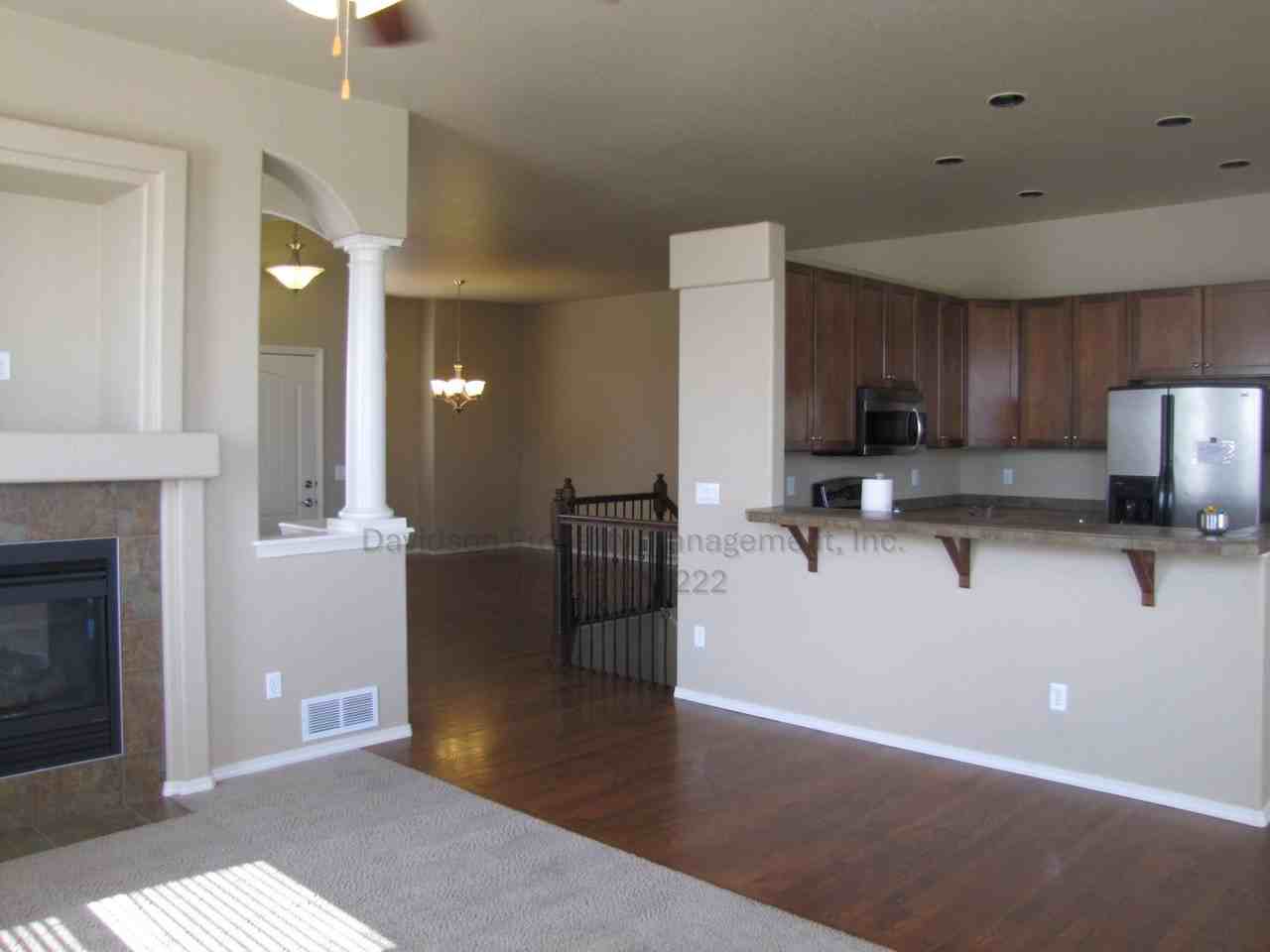 6009 Revelstoke Dr - Photo 6 of 19