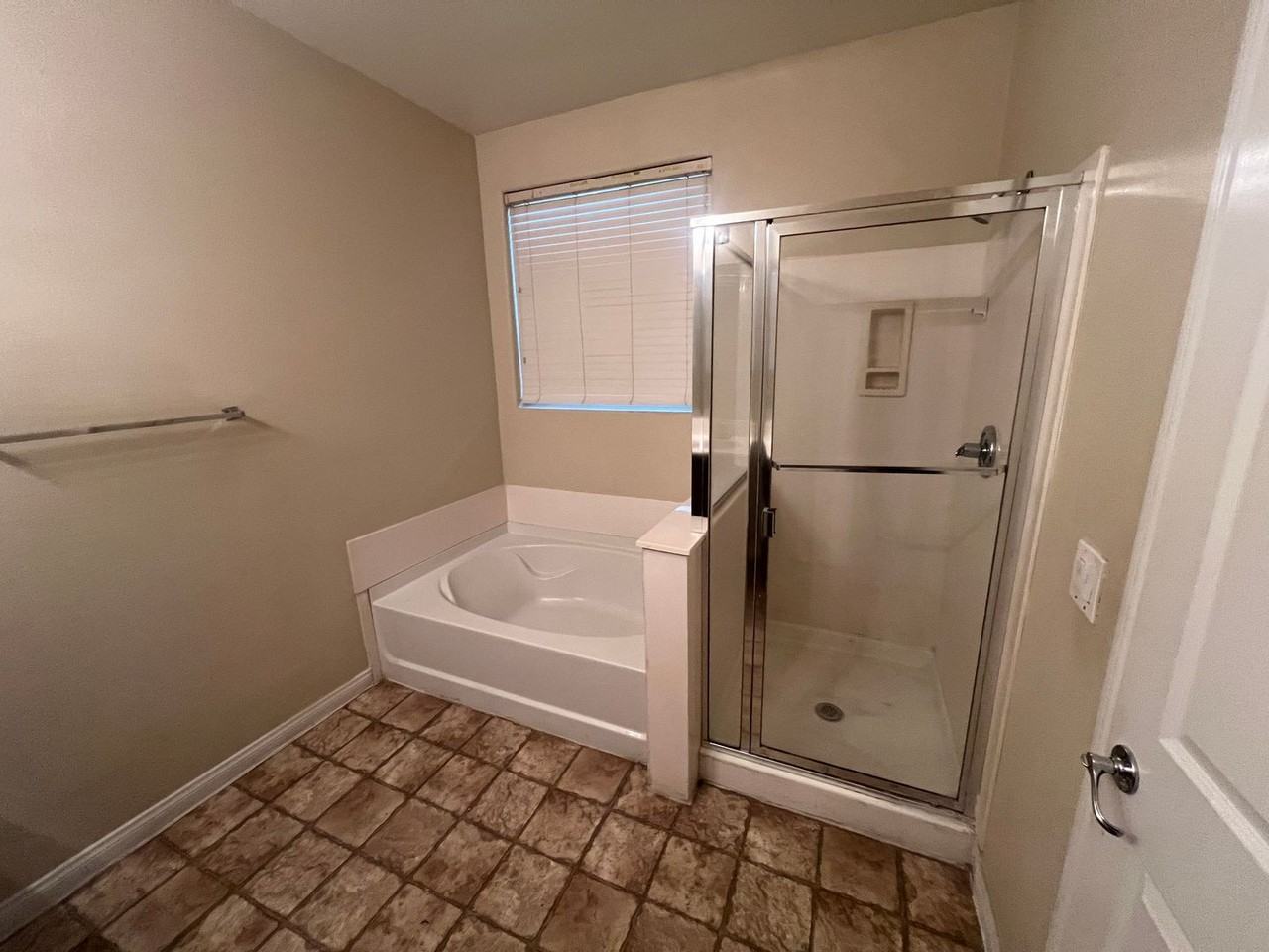 3161 Mclennan Ave - Photo 3 of 17