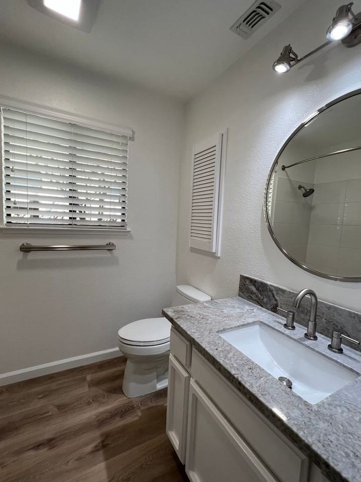 2000 Fernwood Cir - Photo 5 of 26