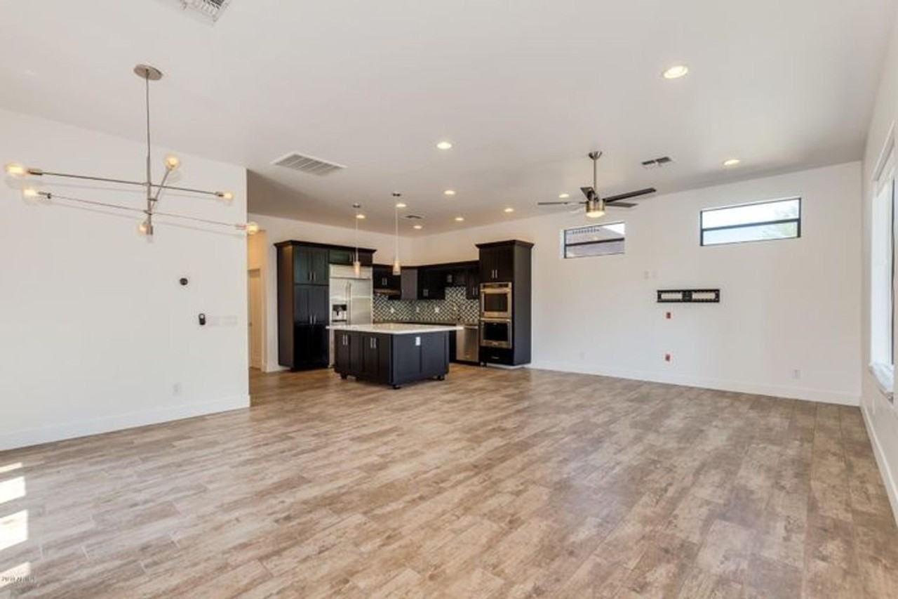 3814 N 9th St - Photo 4 of 20