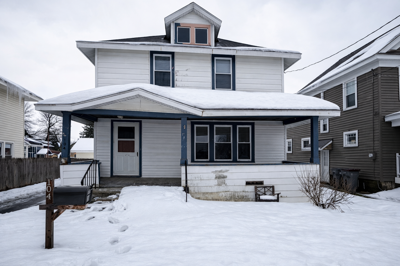 104 E Locust St - Photo 2 of 38