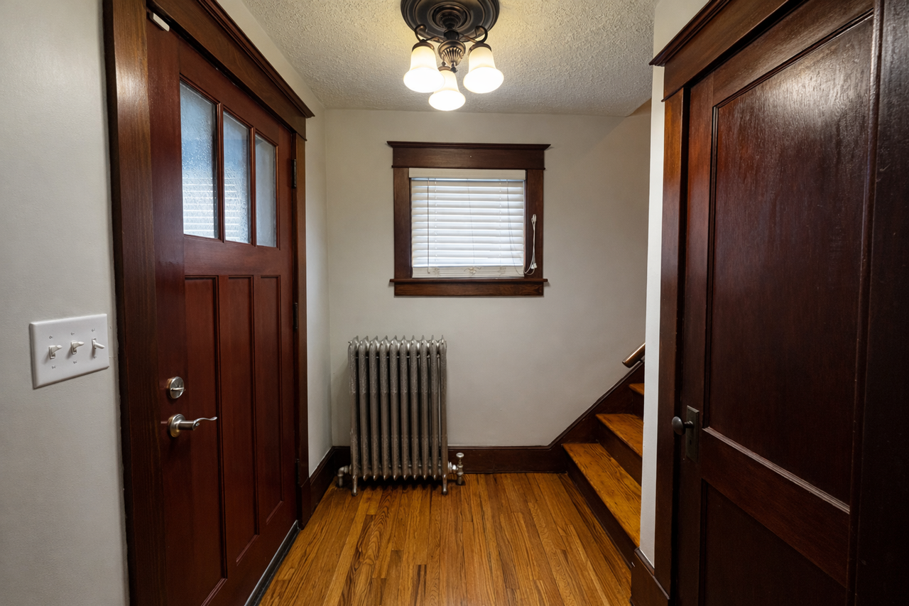 104 E Locust St - Photo 3 of 38