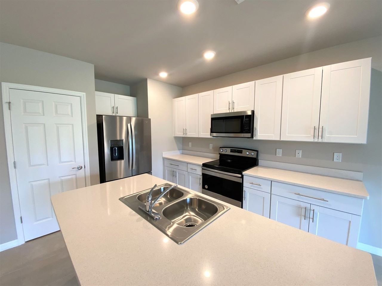 15476 Wildflower Cir - Photo 2 of 29