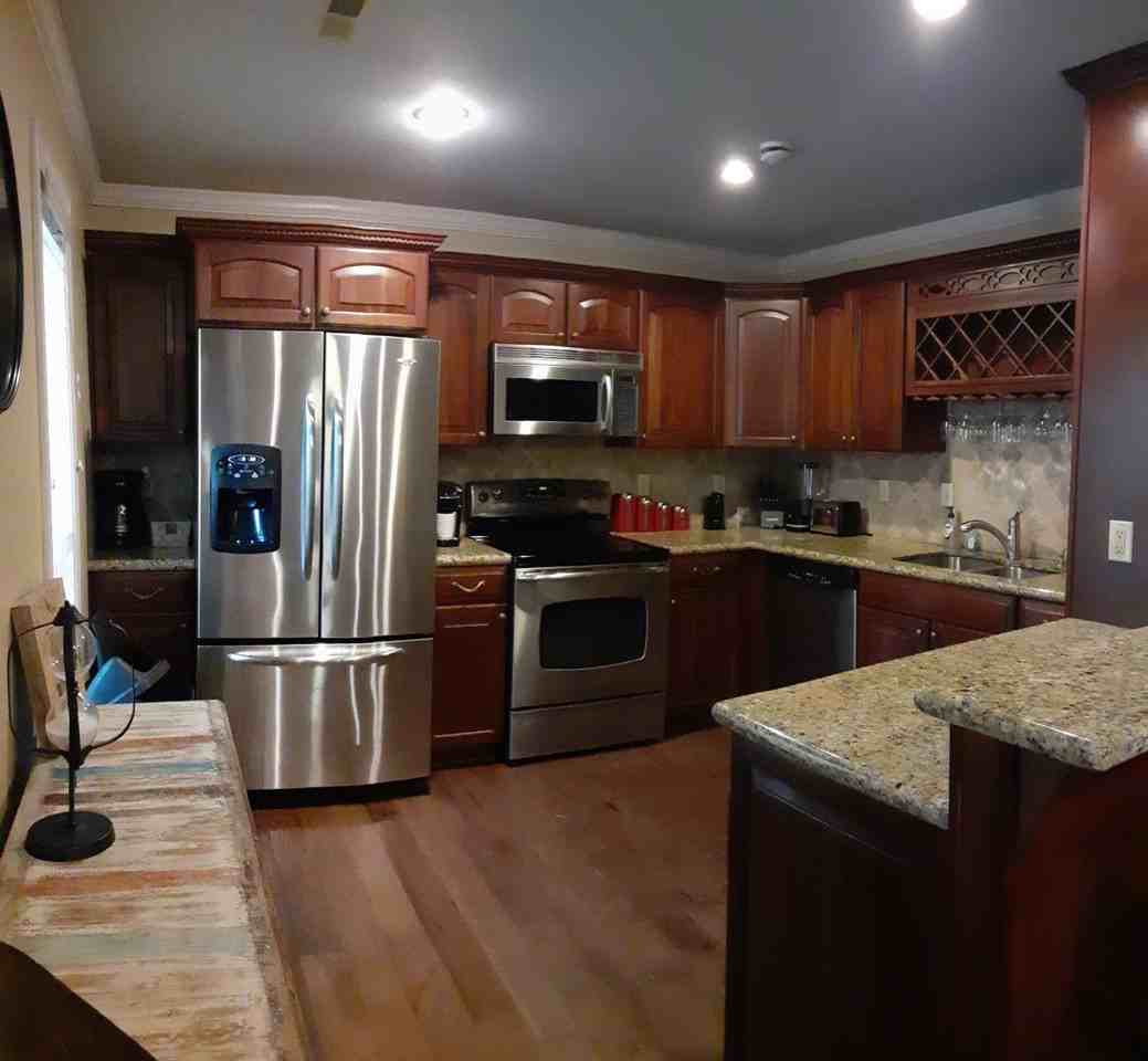 1606 Jackson Ave E - Photo 4 of 9