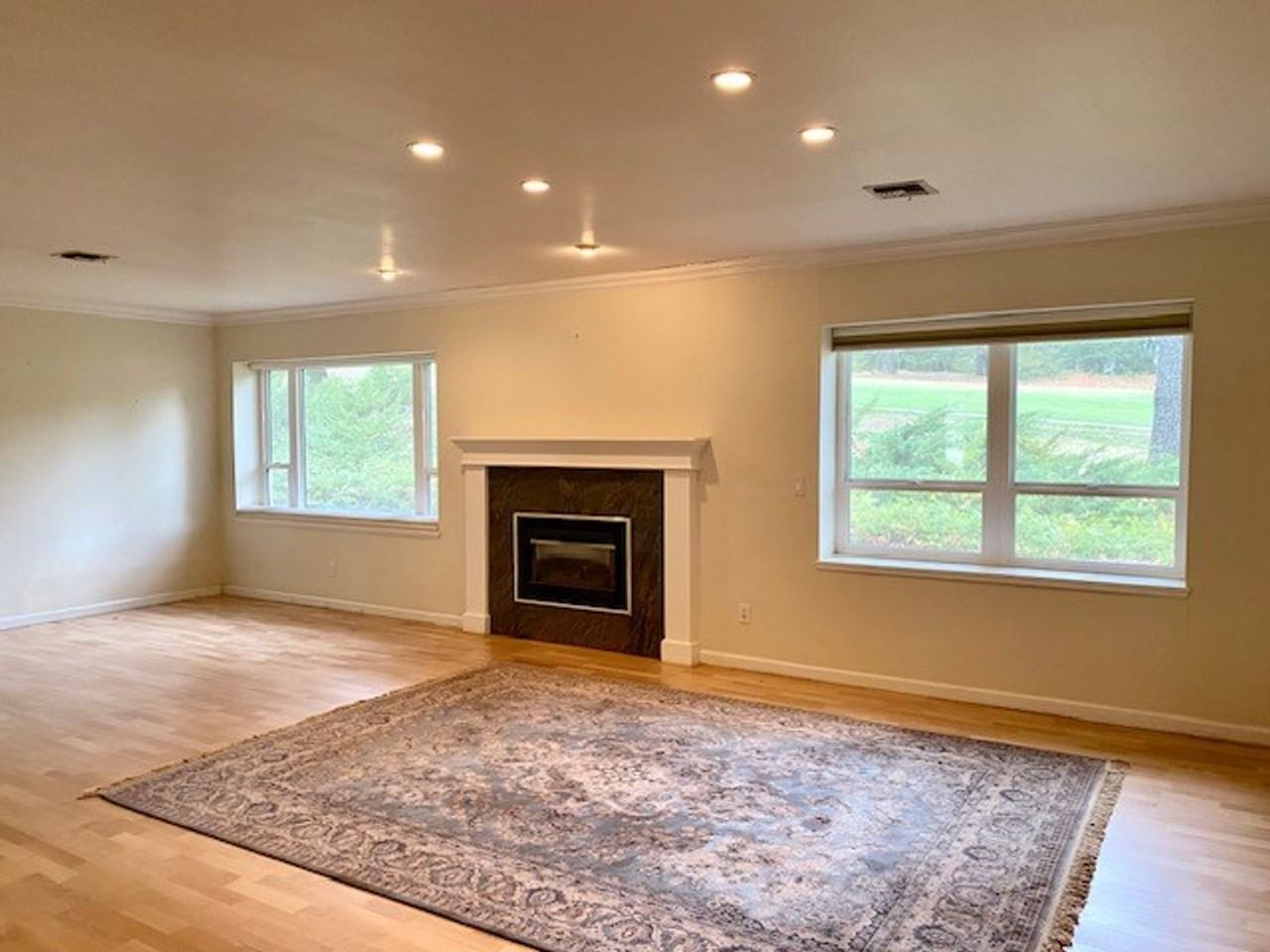 16602 Alioto Dr - Photo 5 of 11