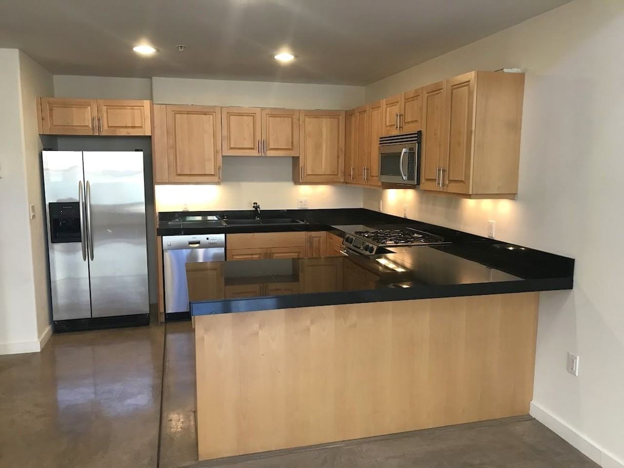 1012 Marquez Pl #304B - Photo 5 of 17