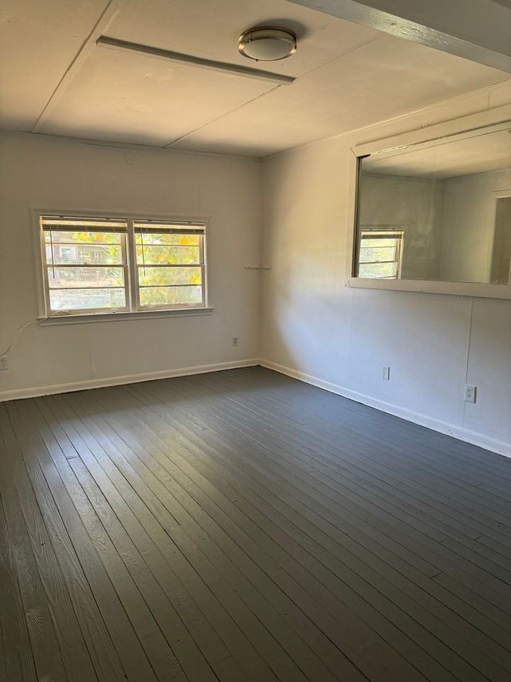 1638 Sharkey St - Photo 4 of 12