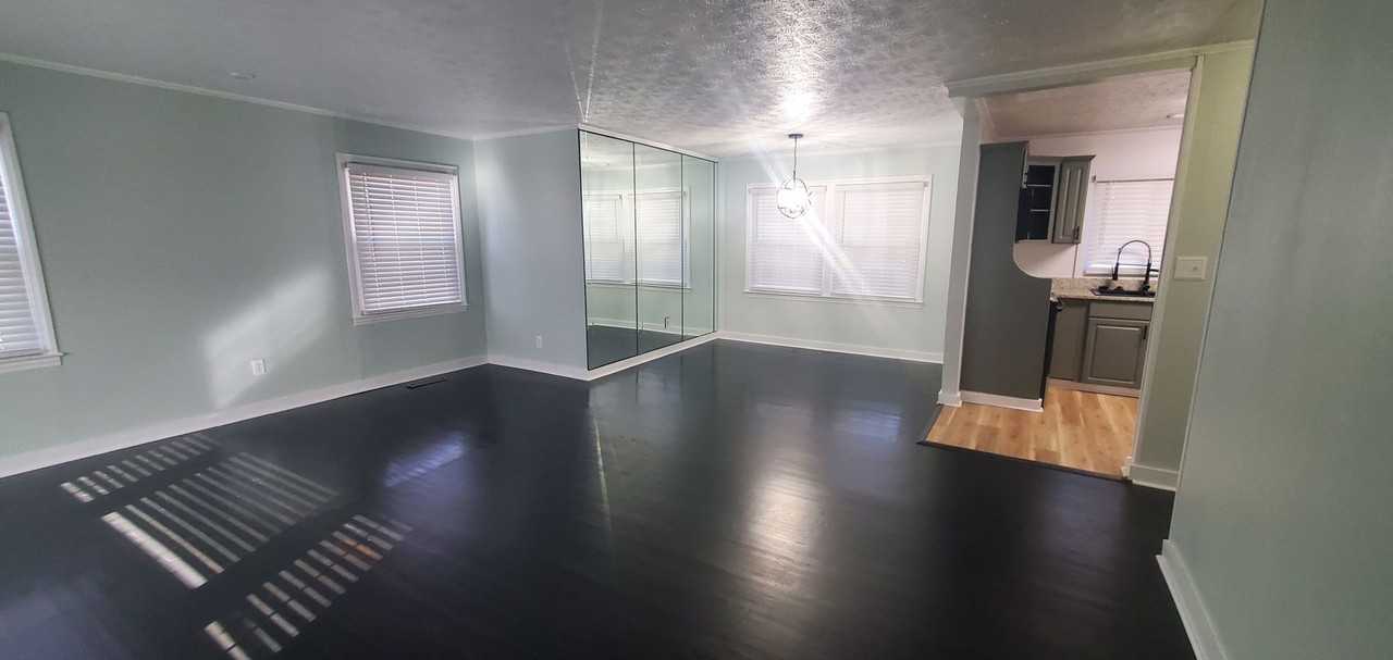 1922 Rogers Dr - Photo 2 of 24